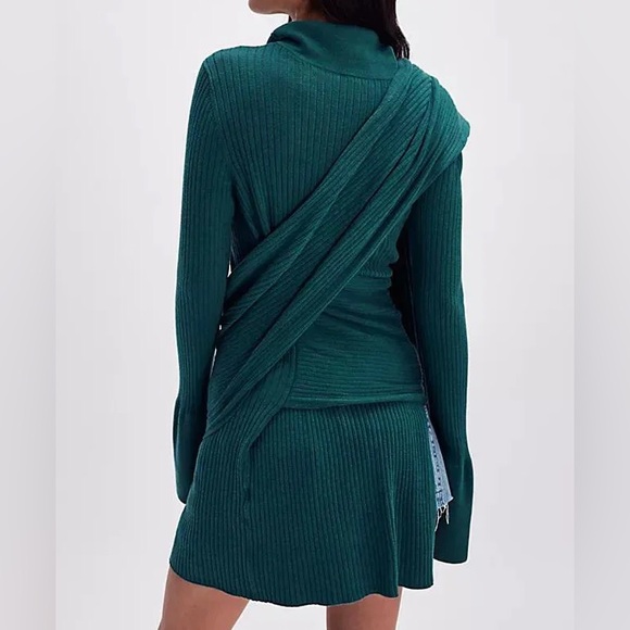 Free People • Carine Dark Green Tunic Sweater in Jaded - Picture 16 of 16